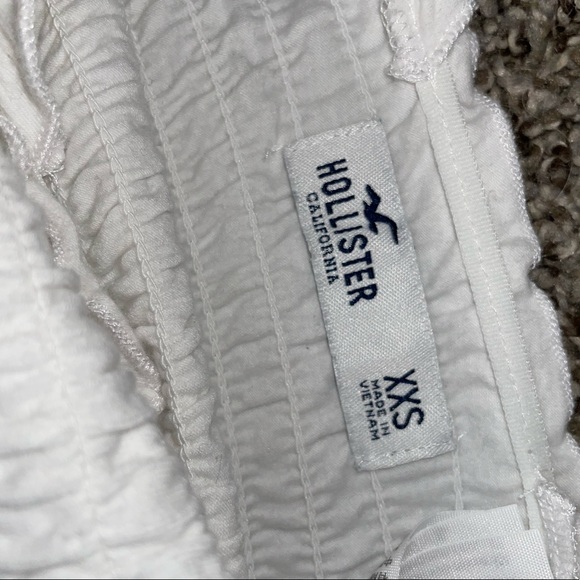 Hollister Fitted Crop Top - Picture 3 of 3